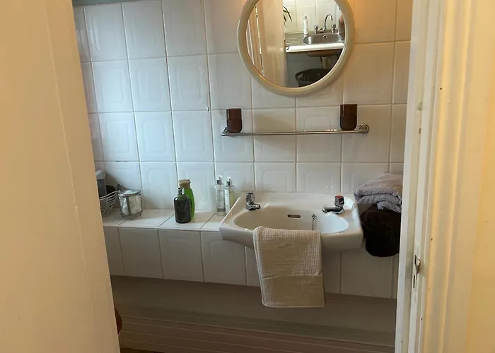 Tig Monbretia * Dingle